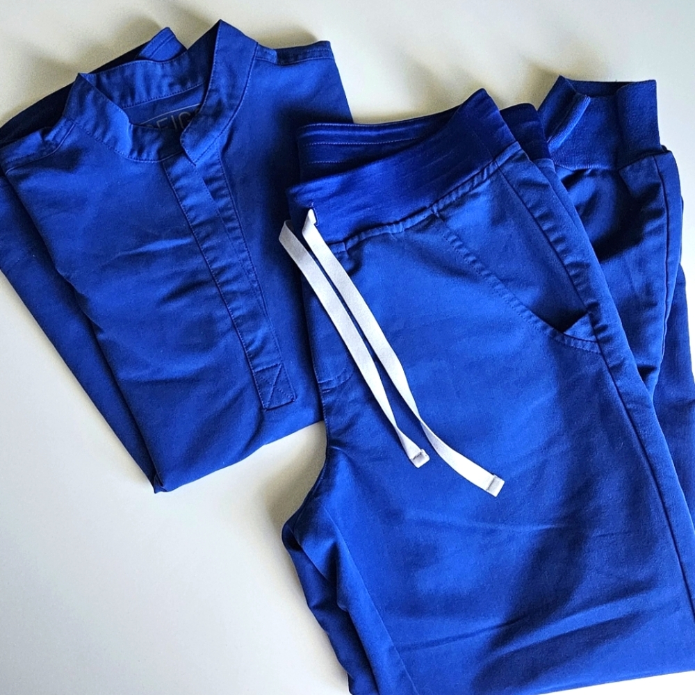 Figs scrub set